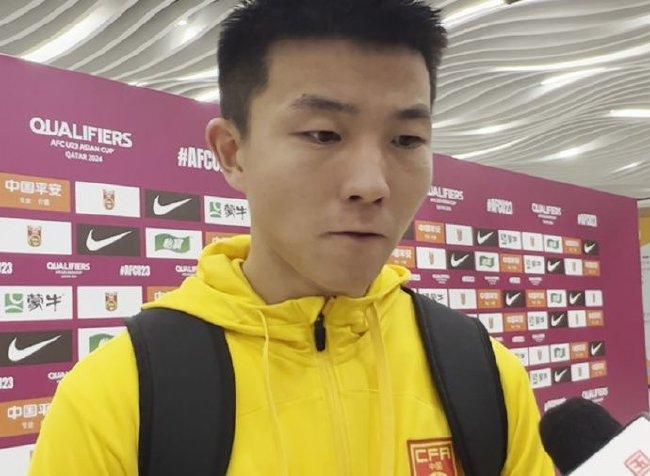 性赞助商的游泳俱乐部
