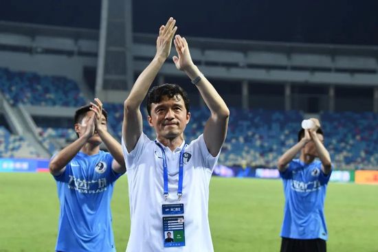 健身教练和埃洛罗演员