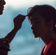 美女尿尿视频